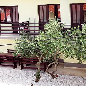 https://fresh-apartments-dar-orlic.splithotels.org